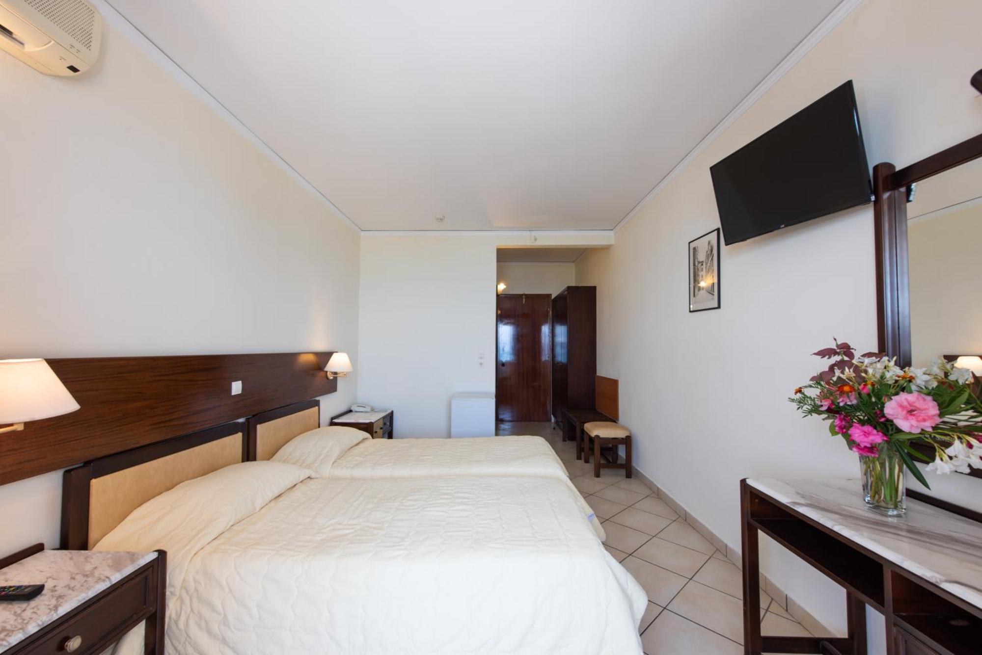 Aphrodite Beach Hotel Corfu โรดา ภายนอก รูปภาพ